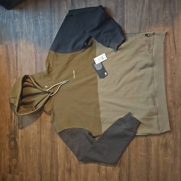 NWT Men's Volcom XL "Divided Pull-Over Hoodie" in "Service Green Colors" - Picture 1 of 7